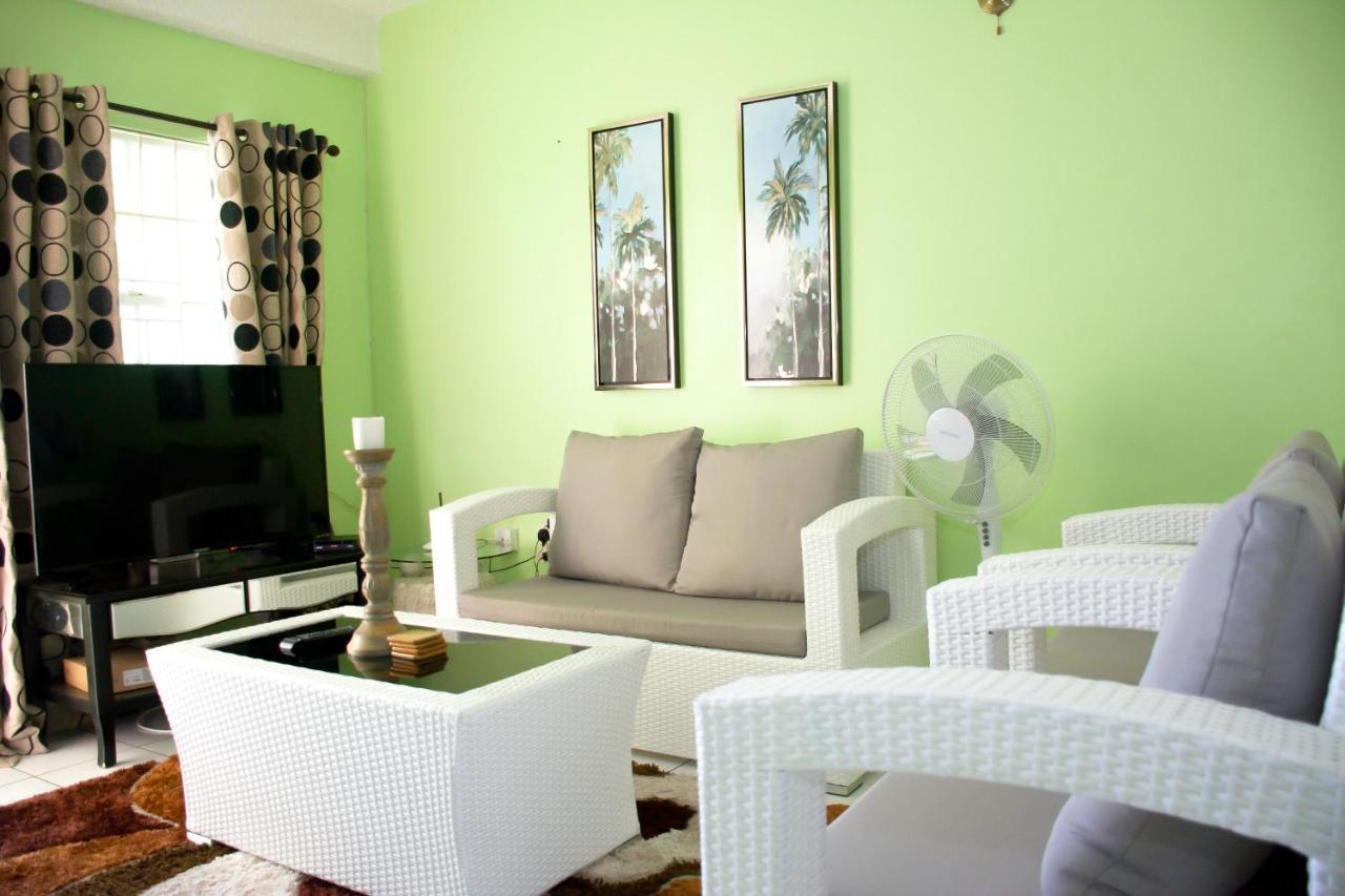 Silver View Apartments St. George's ภายนอก รูปภาพ