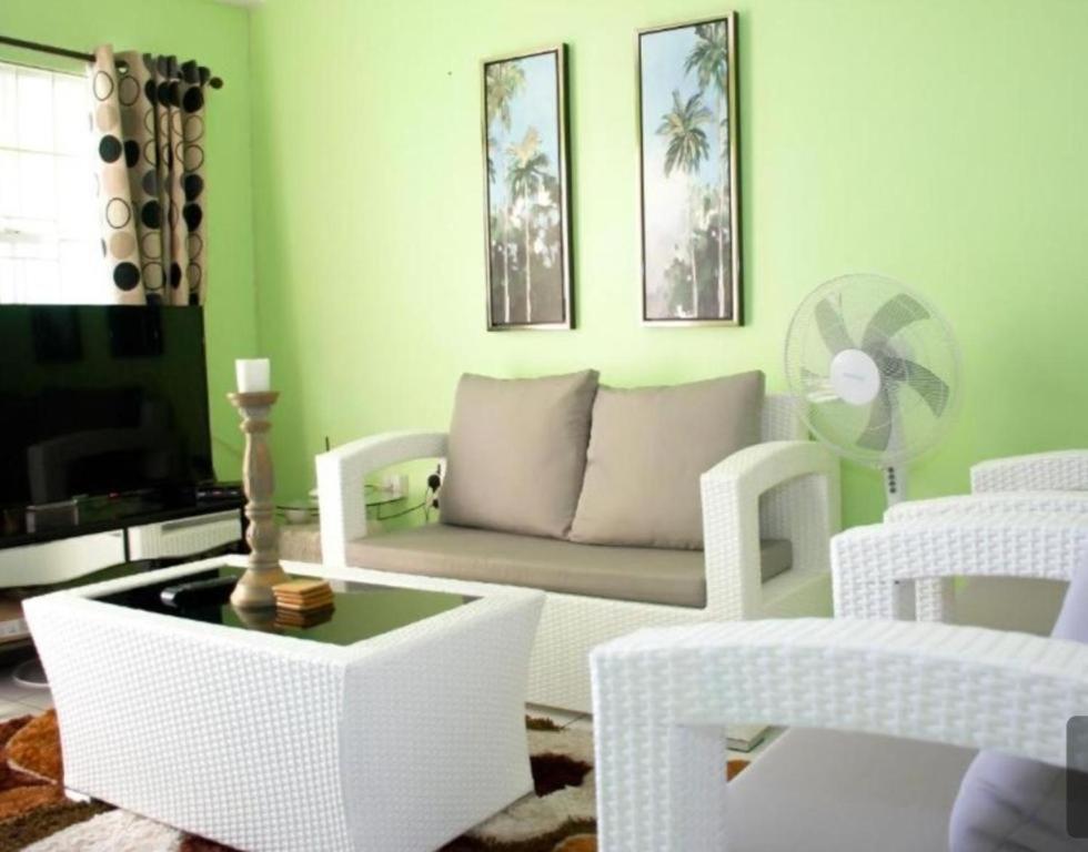 Silver View Apartments St. George's ภายนอก รูปภาพ