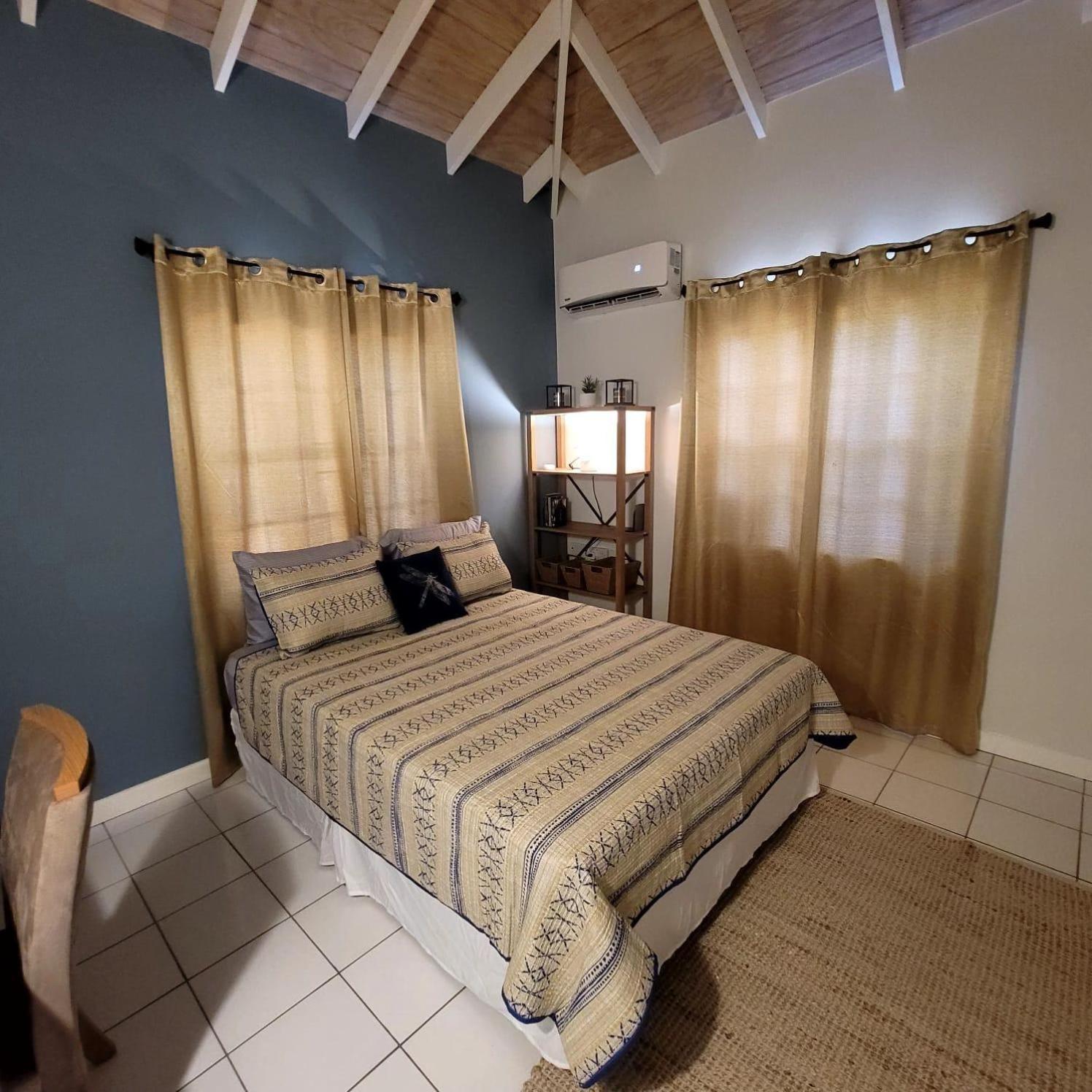 Silver View Apartments St. George's ภายนอก รูปภาพ