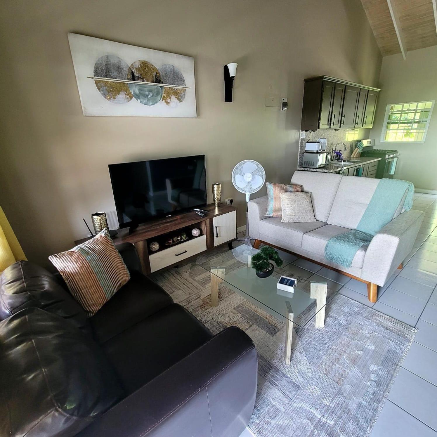 Silver View Apartments St. George's ภายนอก รูปภาพ