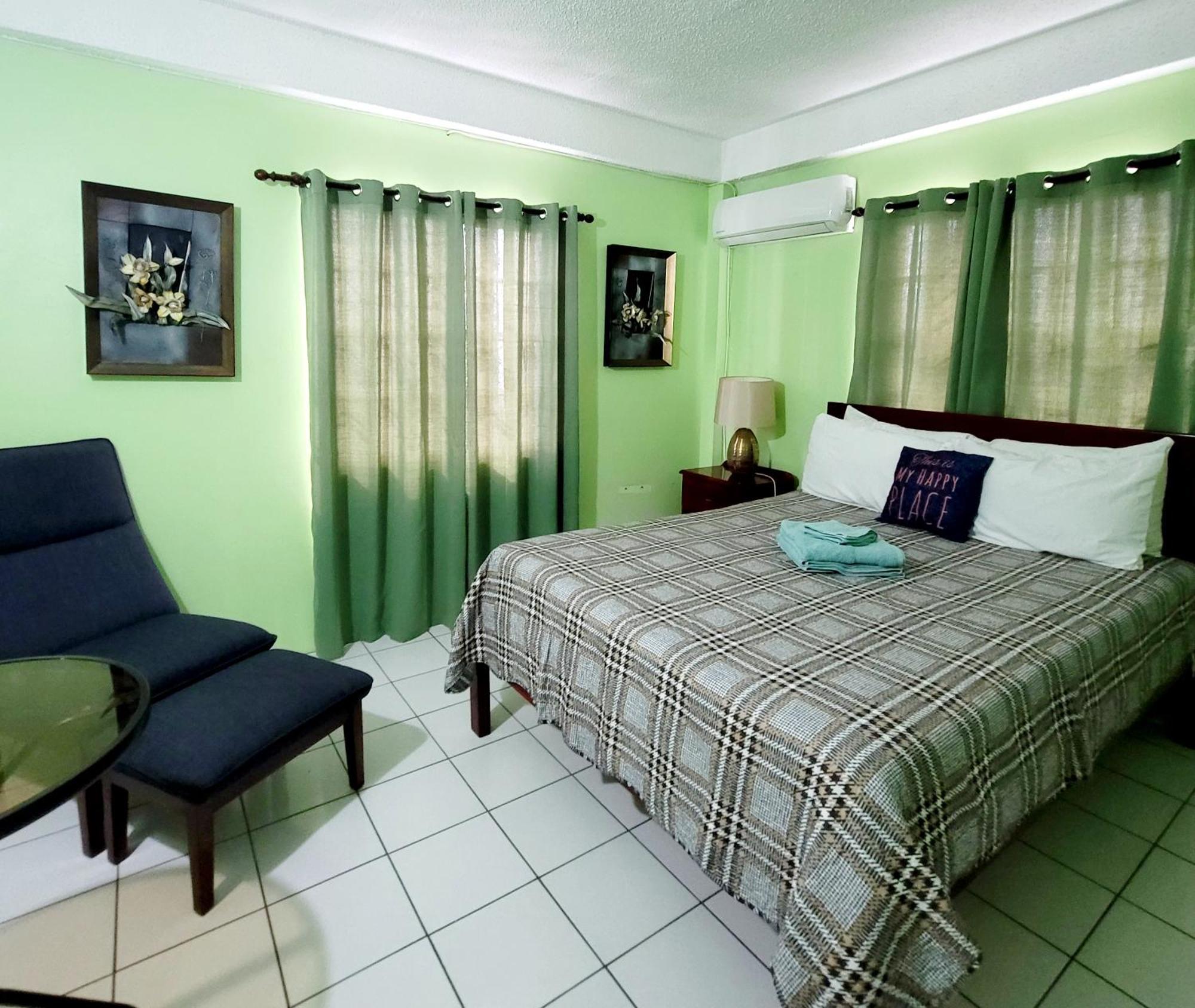 Silver View Apartments St. George's ภายนอก รูปภาพ